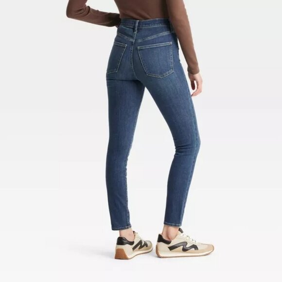 NEW Universal Thread Women's High-Rise Skinny Jeans Dark Wash - Picture 2 of 3